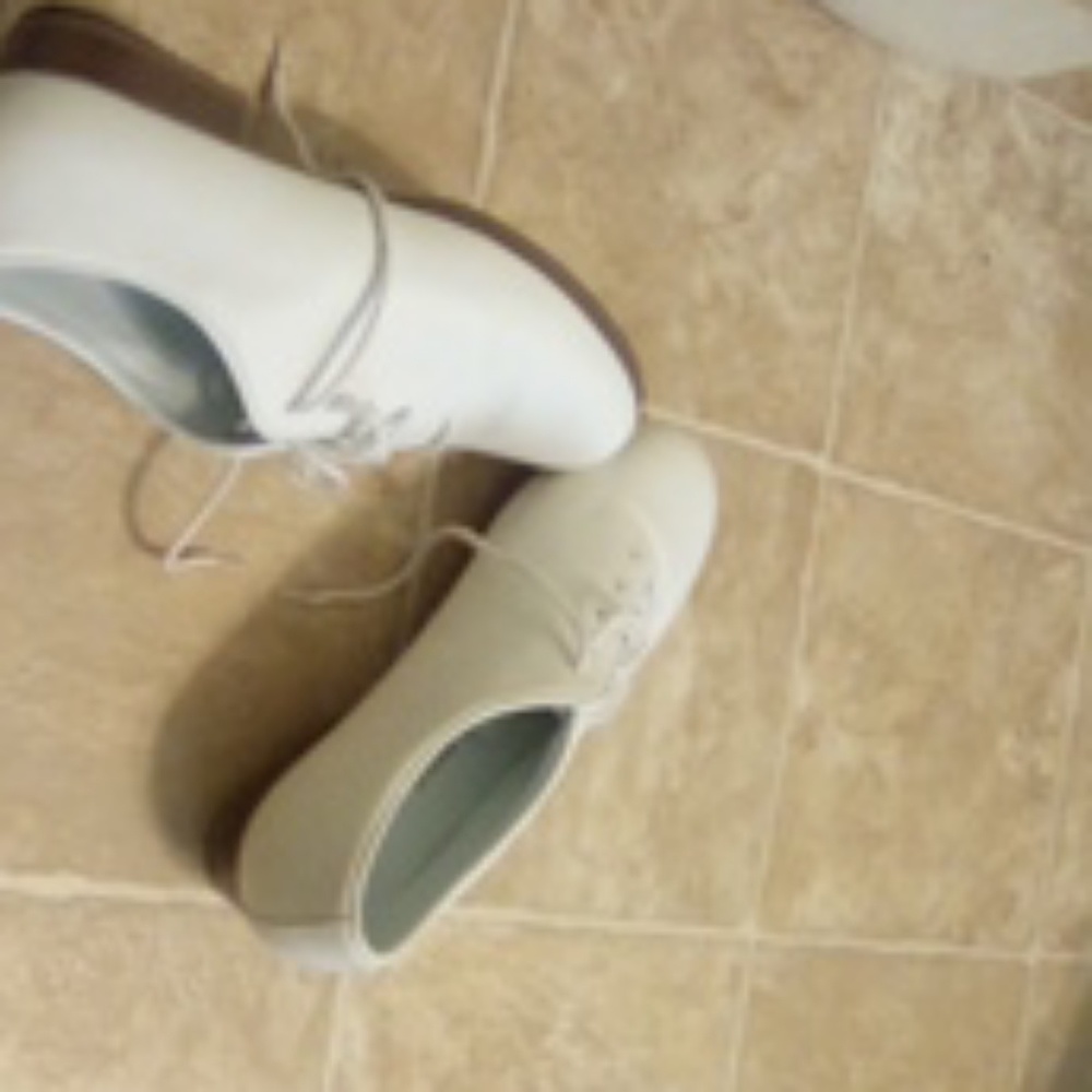 White tap shoes